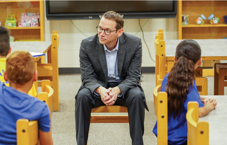Commissioner Mike Morath visiting with students in Alice ISD classroom.